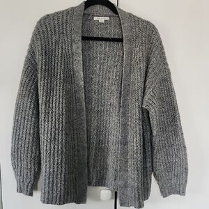 💥 QUICK SALE - American Eagle Outfitters Gray Open-Front Ribbed Cardigan